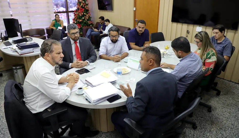 Reunião discutiu pautas importantes como o andamento do concurso público da Polícia Civil e a estruturação da Lei Orgânica.