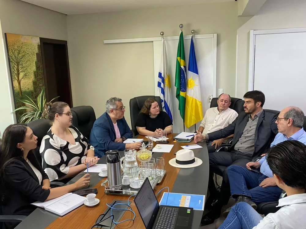 Secretários discutiram andamento das novas obras da saúde.