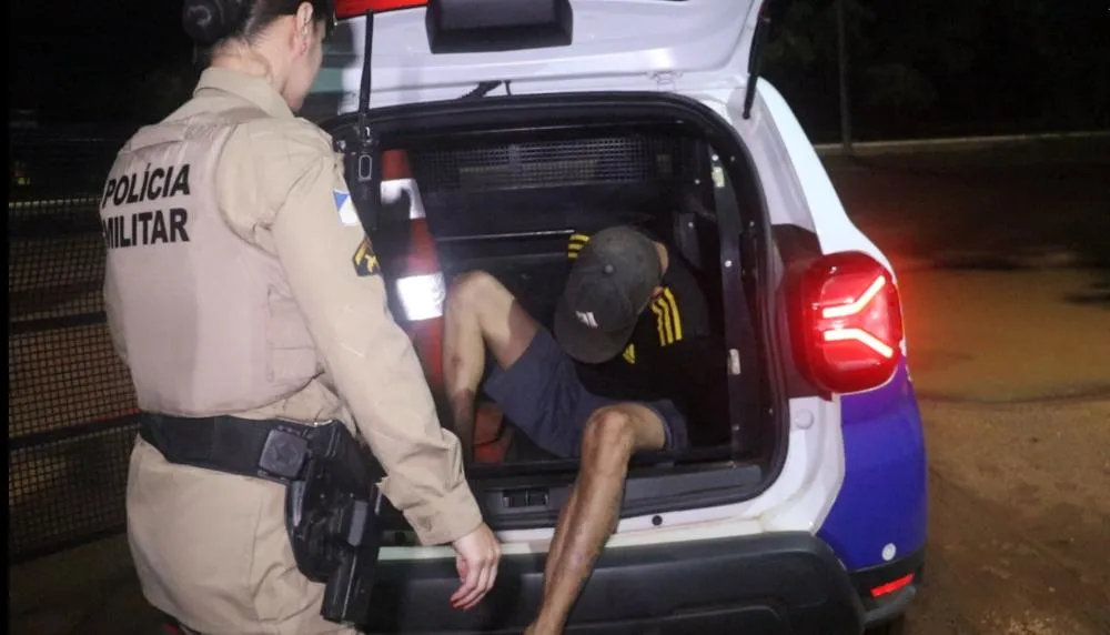 Após ser abortado e preso, Thiago Ferreira Araújo da Silva foi conduzido e apresentado na Delegacia da Polícia Civil – Foto: Allessandro Ferreira.