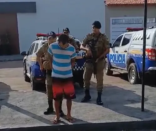 Após ser preso, André Pereira Lima foi conduzido e apresentado na Delegacia da Polícia Civil em Araguatins – Foto: Reprodução.