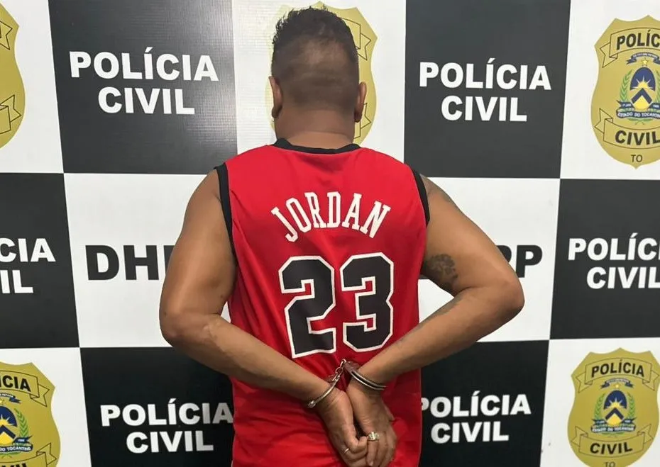 O investigado também será autuado em flagrante por tráfico de drogas.