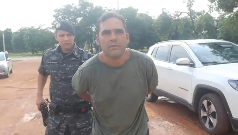 Pela segunda vez e em menos de uma semana, homem com extensa ficha criminal é preso pela PM com motocicleta furtada em PalmasA motocicleta estava estacionada em frente ao Hospital e Maternidade Dona Regina quando foi furtada. O proprietário compareceu à d