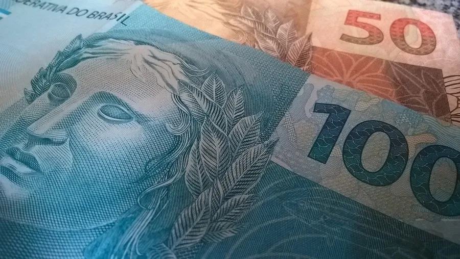 Valor da pensão alimentícia deve ser atualizado conforme o salário-mínimo.
