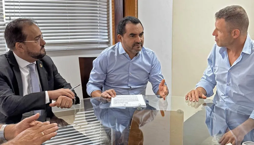 Governador Wanderlei Barbosa recebeu o empresário Ricardo Castellar, conselheiro administrativo da Granja Faria S.A., para a assinatura de contrato de incentivos fiscais.