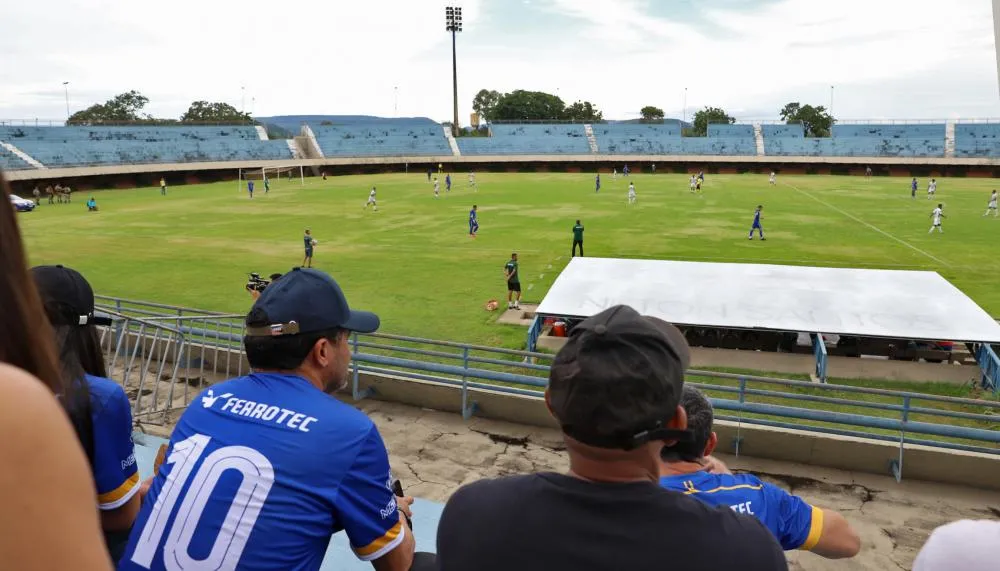  Em Palmas, governador Wanderlei Barbosa prestigia partida entre Batalhão e Gurupi, pelo Campeonato Tocantinense da Primeira Divisão.