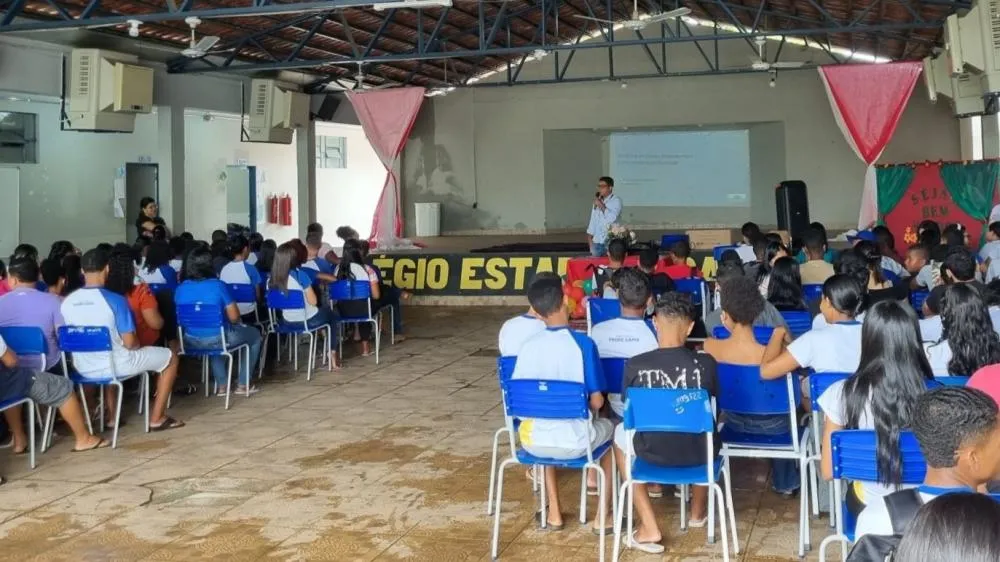Atividade aconteceu na Escola Estadual Padre Gama.