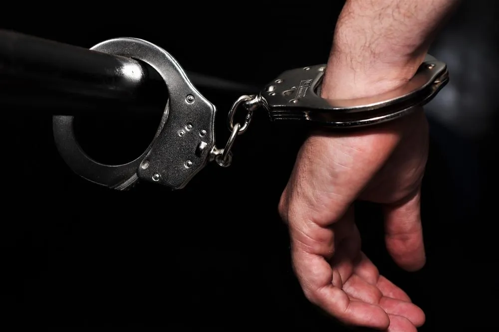 Um mês após o crime, F.R.S.L. foi preso por tráfico de drogas e desde então encontra-se recolhido na Unidade Penal de Palmas.