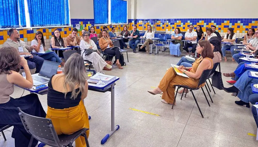 Formação voltada para a melhoria do instrumento de Avaliação de Desempenho de Servidores da Educação Básica.