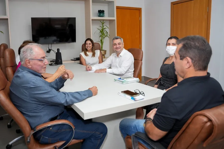 Pedro Alexandre recebeu nesta quinta-feira, 13, representantes do Hospital de Amor.