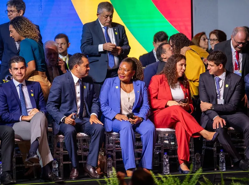 Governador esteve ao lado da ministra da Cultura Margareth Menezes.