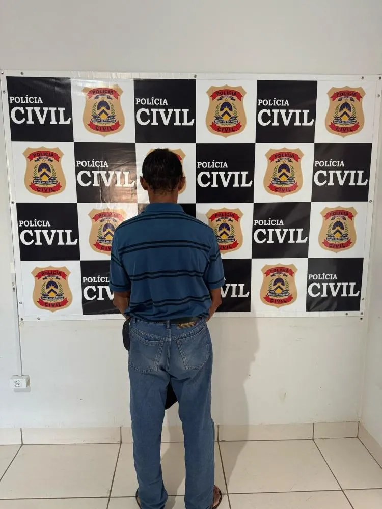 Homem preso é apontado com um dos autores de homicídio em Araguaçu.
