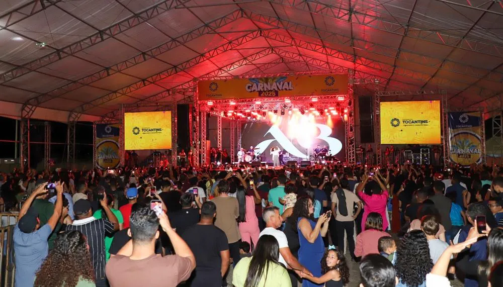 Público evangélico compareceu à Praça dos Girassóis na abertura do Carnaval em Palmas.