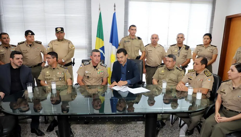 Governador Wanderlei Barbosa assina edital do concurso da PMTO, garantindo 660 novas vagas para fortalecer a segurança pública no estado.