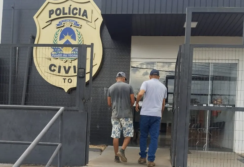 Homens foram presos em cumprimento a mandados de prisão (2).