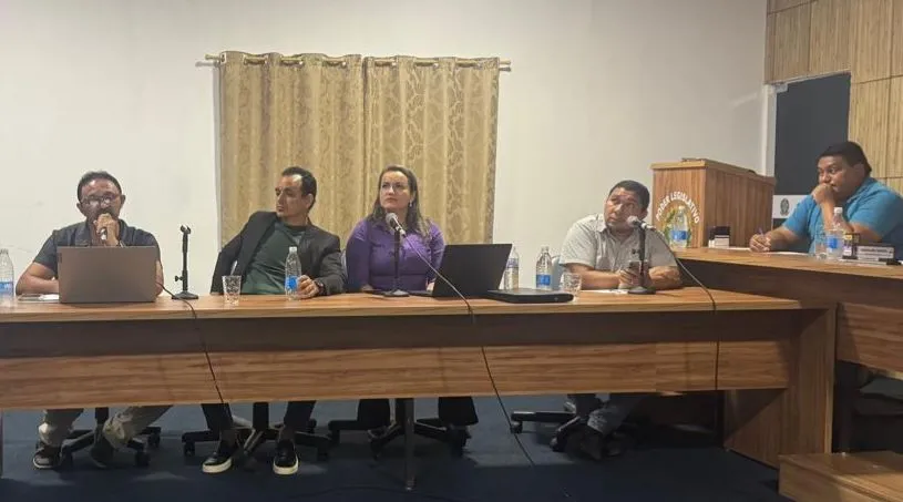 Da esquerda para a direita: Prof. Almecides, Secretária Maria Pereira, Procurador Dr. Sérgio Moura e Wesley Leitão Presidente do Conselho do FUNDEB.