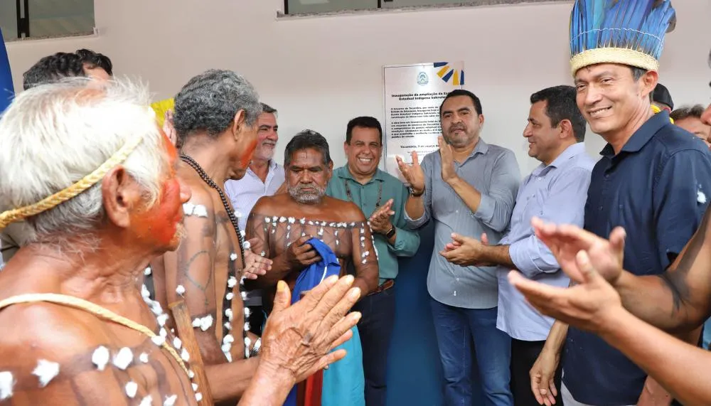 Governador Wanderlei Barbosa e o secretário da Educação, Fábio Vaz, entregam a ampliação da Escola Indígena Sakruiwẽ, na Aldeia Funil, fortalecendo a estrutura de ensino dos povos originários.