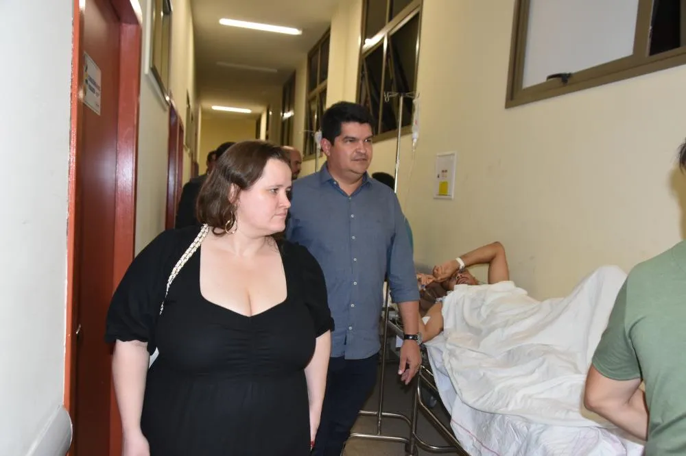 Secretário Carlos Felinto e secretária Dhieine Caminski acompanham atendimentos no HGP.