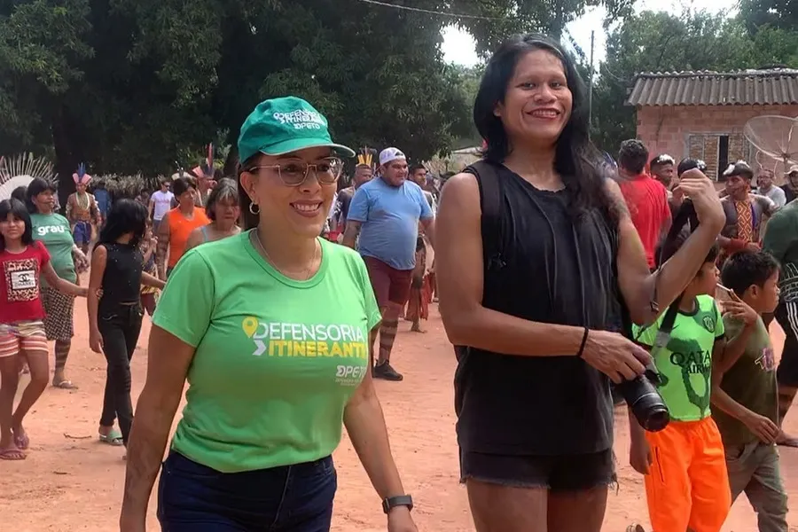 Letícia Amorim, coordenadora do Nucora, na Aldeia Santa Isabel do Morro, durante a festa Hetohoky .