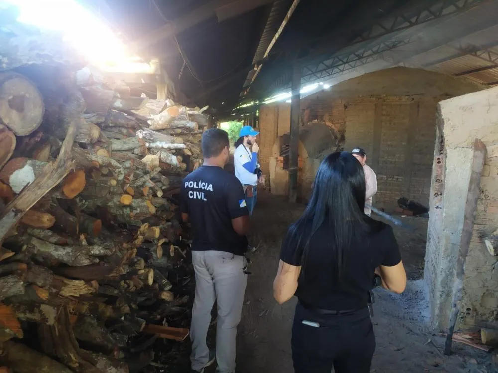 Perícia foi realizada na cerâmica do suspeito em Guaraí. 