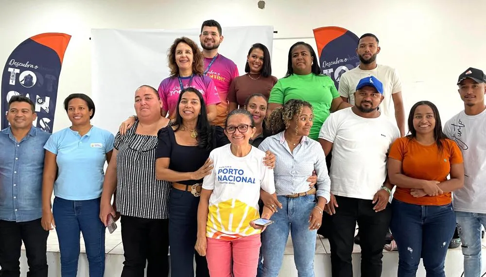 Participantes do treinamento e a equipe da Setur comemoram mais uma etapa do projeto. 