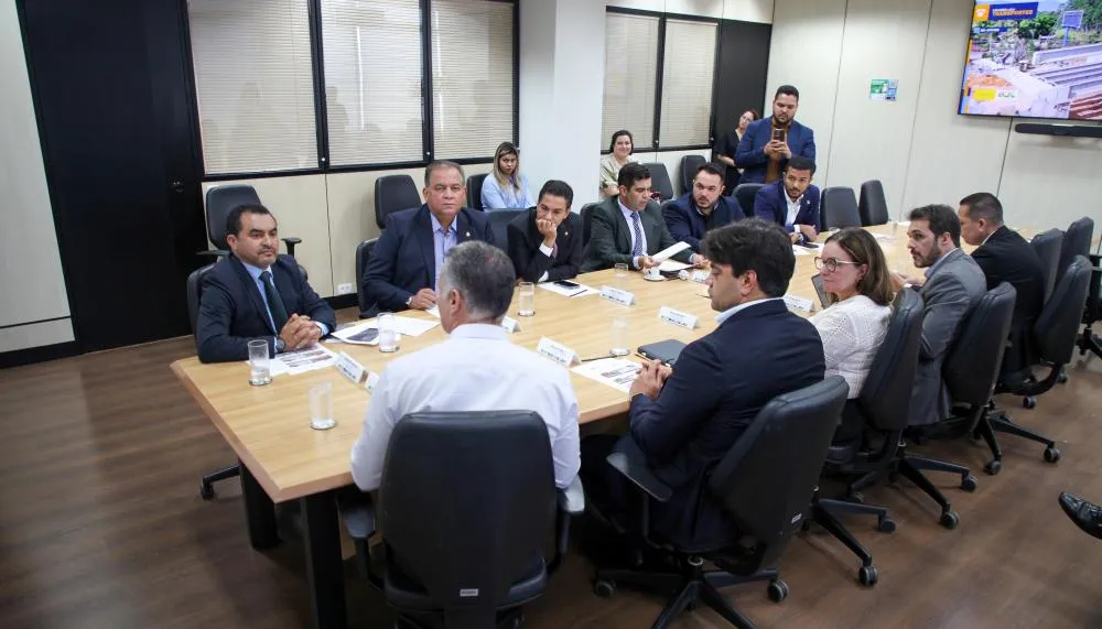 Reunião discutiu o apoio federal para reconstrução das estradas estaduais destruídas pelo intenso fluxo de veículos, após a queda da ponte JK.