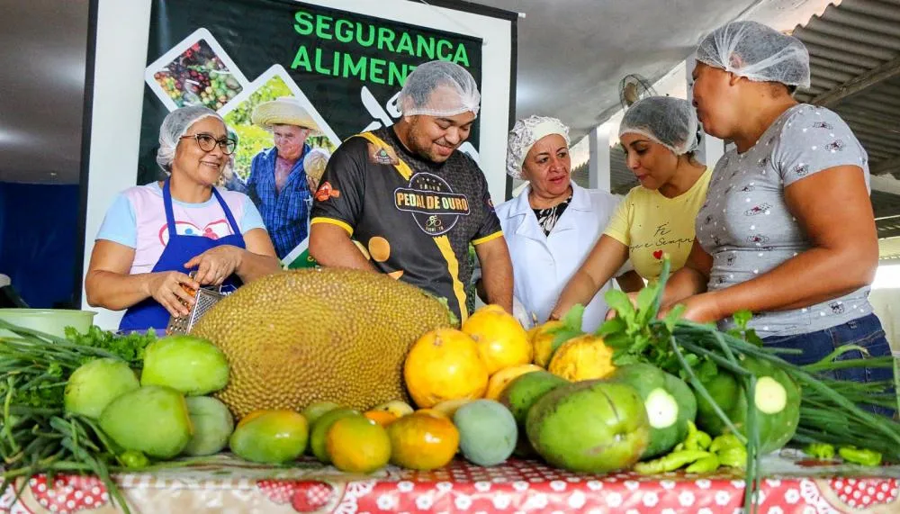 Atividades incluem palestras e oficinas educativas sobre a Nova Cesta Básica Nacional de Alimentos.