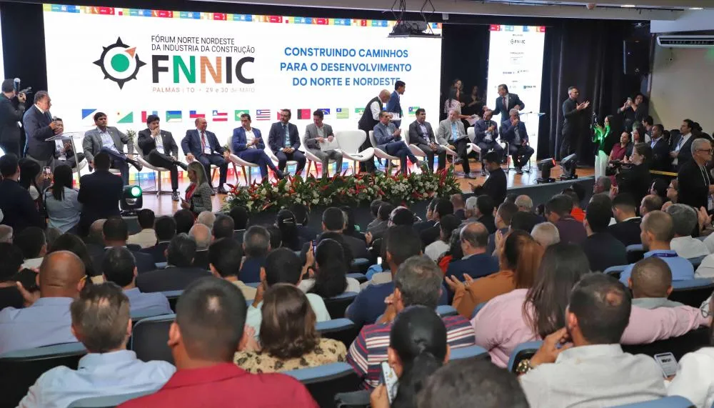  Evento reúne autoridades e especialistas para debater o fortalecimento da construção civil e da habitação nas regiões Norte e Nordeste .