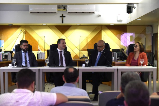 Reunião aconteceu nesta segunda-feira,02.