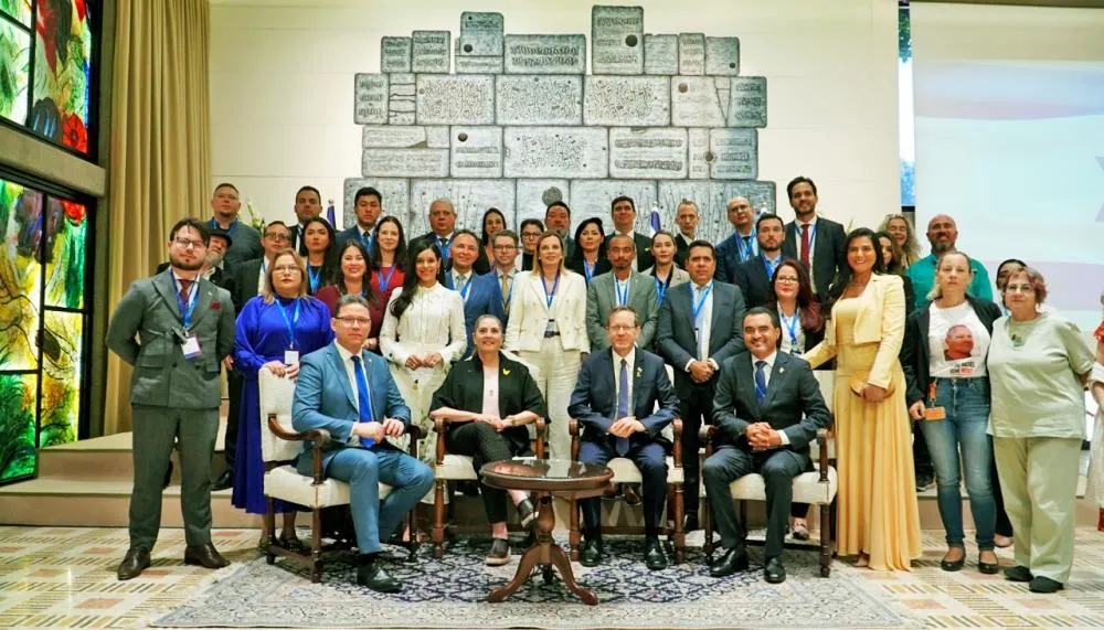 Equipe liderada pelo governador Wanderlei Barbosa participa de agendas diplomáticas, institucionais e técnicas com foco em inovação, agricultura e cibersegurança.