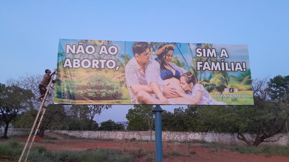 Serão mais de 30 outdoors por todo estado, Foto-Javan Quixabeira.