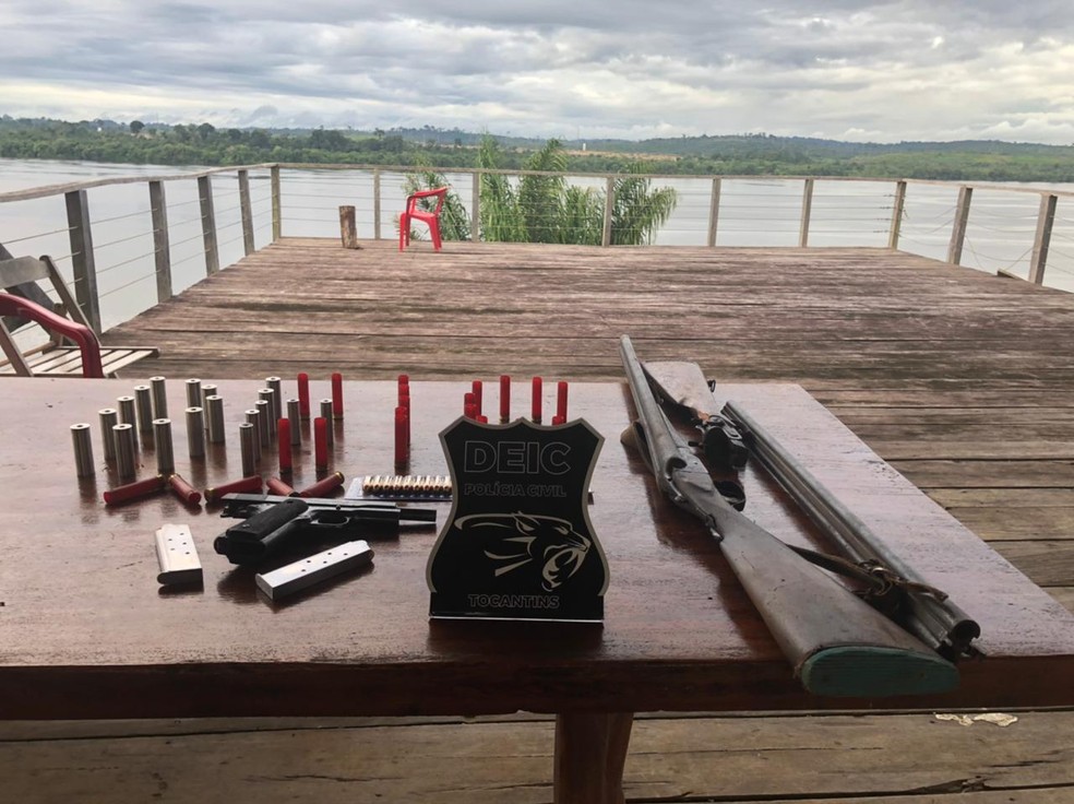 Armas e munições foram apreendidas durante operação da Polícia Civil — Foto: Divulgação/Polícia Civil