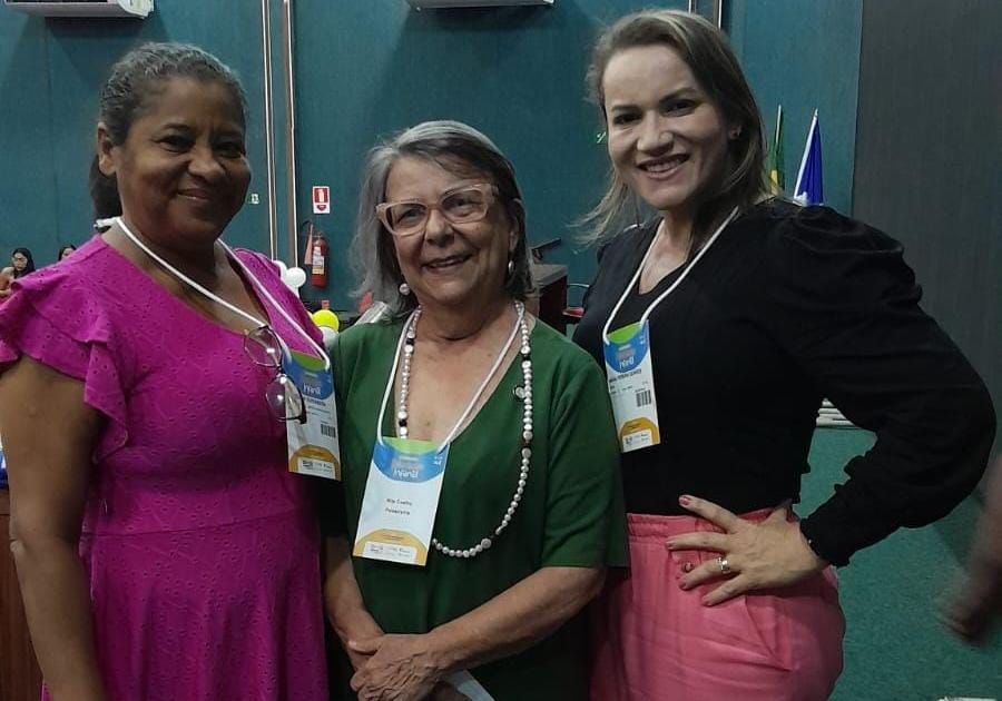 A esquerda Neuzimar coordenadora de educação de Goiatins, centro Rita Coelho Palestrante do MEC e Secretaria de Educação de Goiatins Maria Soares, Foto-Javan Quixabeira.