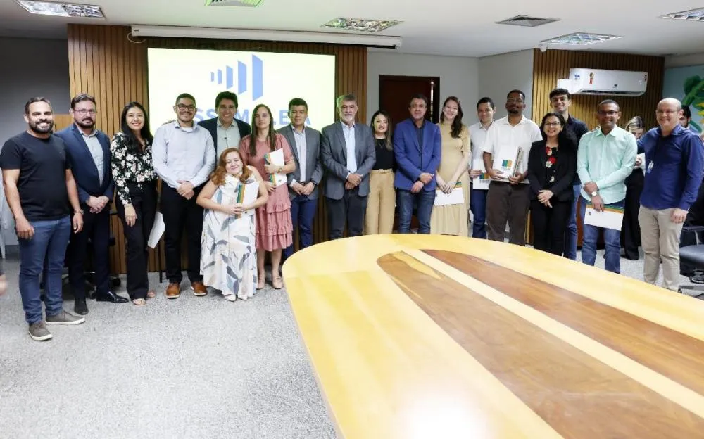 Parlamentares, servidores e familiares dos novos efetivos participaram da solenidade.