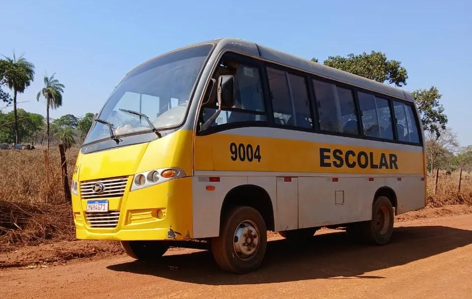 Van que seria utilizada para transportar os alunos, mas nunca conseguiu concluir o trajeto. Foto: Divulgação