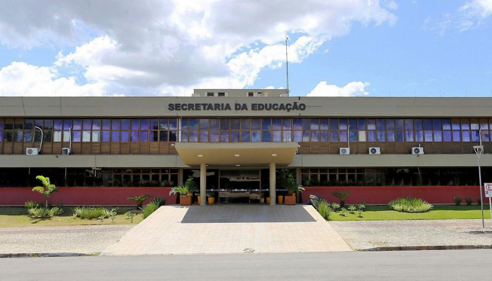 A formação e o início dos trabalhos para os novos professores da rede estadual de educação estão previstos para o mês de janeiro de 2024