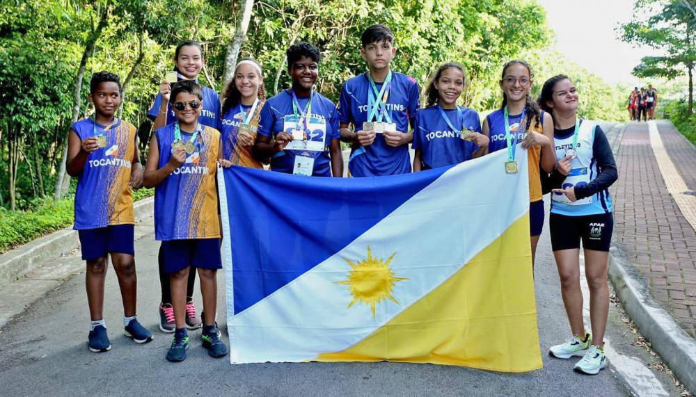 Parte dos medalhistas tocantinenses nas Paralimpíadas Escolares 2023