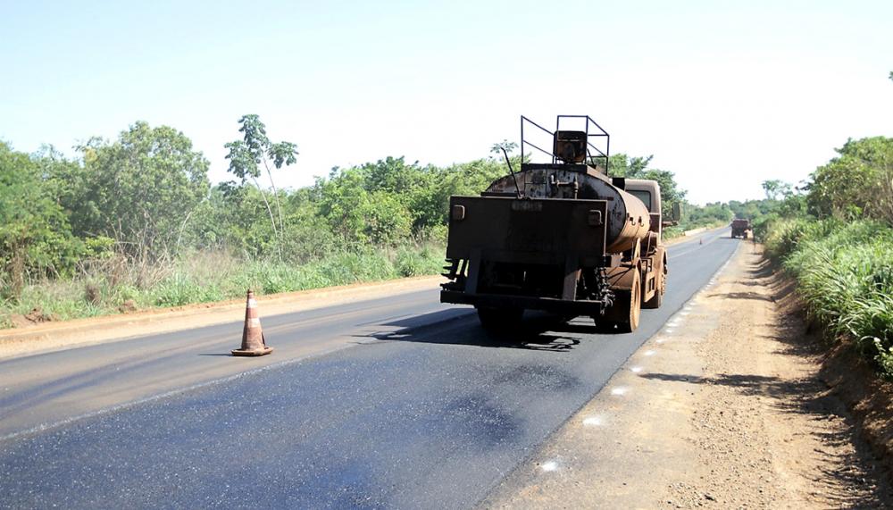Trecho da rodovia TO-050, entre Palmas e Porto Nacional, encontra-se em obras de recuperação asfáltica 