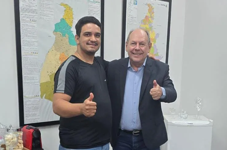 Encontro entre o vereador Jarbas e o secretário de Planejamento e Orçamento, Ronaldo Dimas, em Palmas — Foto: Assessoria de Comunicação.